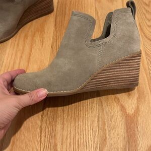 TOMS Kallie wedge - Never Worn